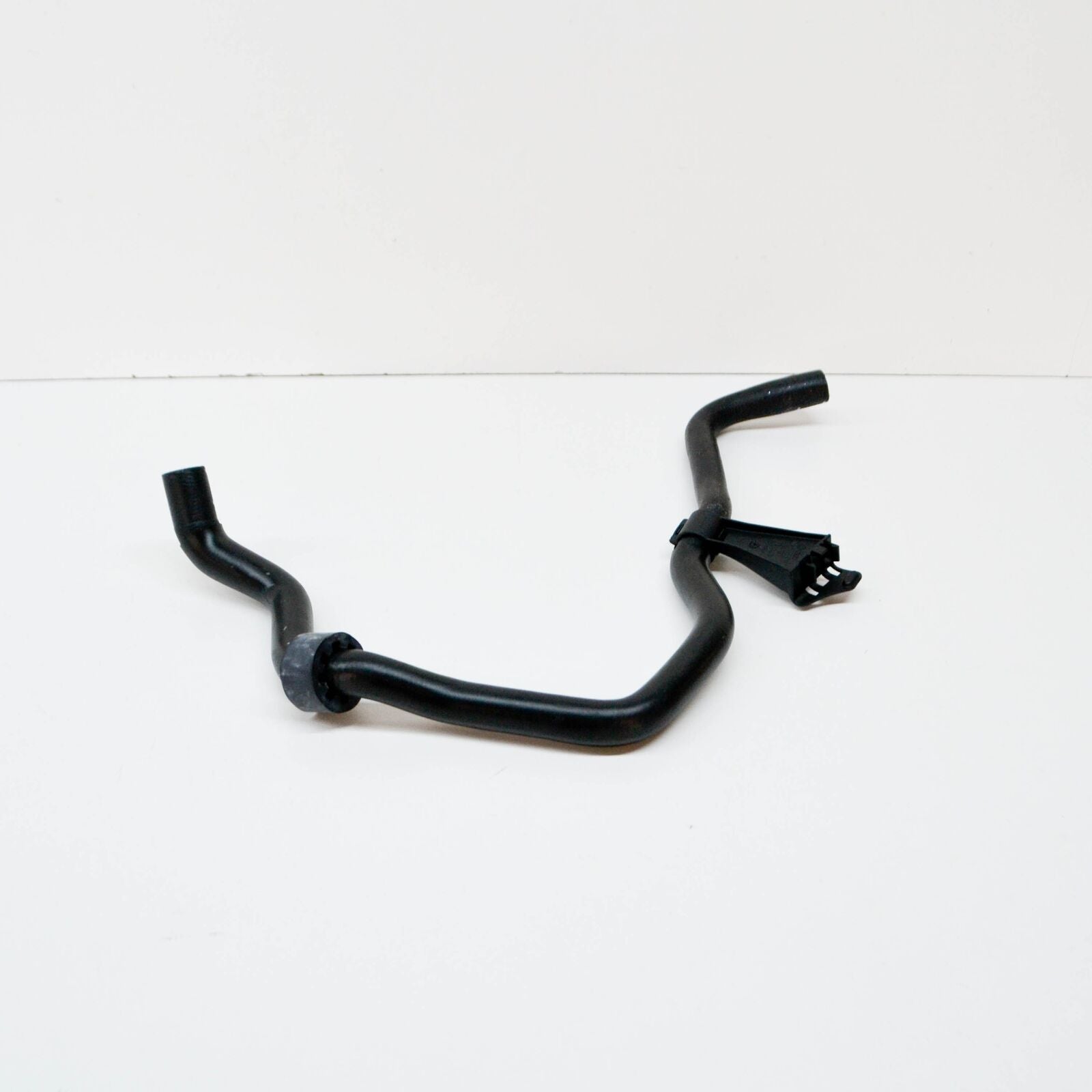 NEW AUDI A3 8P EXPANSION TANK LOWER HOSE 1K0122109CB ORIGINAL