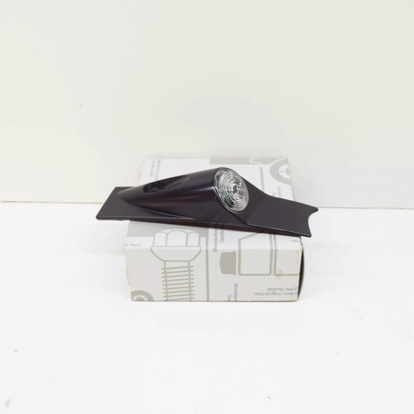 NEW MERCEDES-BENZ SPRINTER 906 FRONT LEFT MARKER LIGHT A9068201656