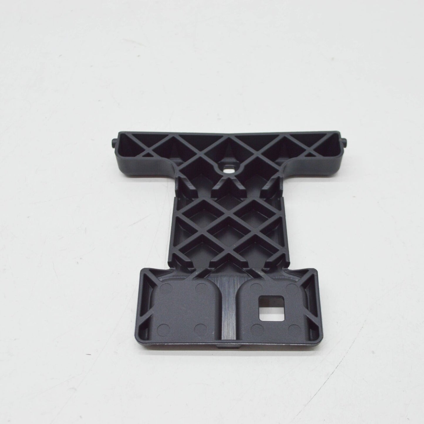 NEW MERCEDES-BENZ C-CLASS W204 RADIATOR GRILLE BRACKET A2048851136 2010 ORIGINAL