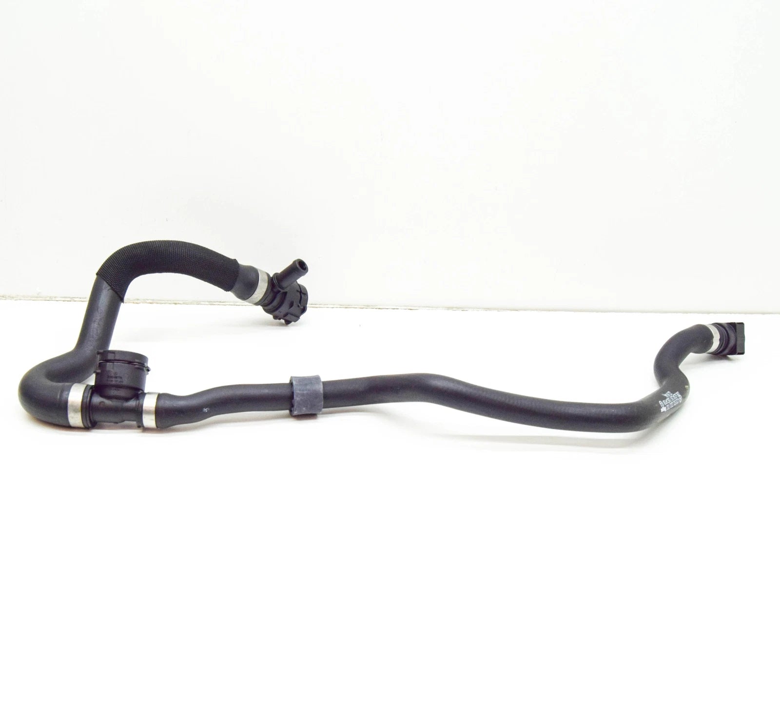 NEW MERCEDES-BENZ S W223 RIGHT SIDE WATER RADIATOR HOSE A2235012202 ORIGINAL