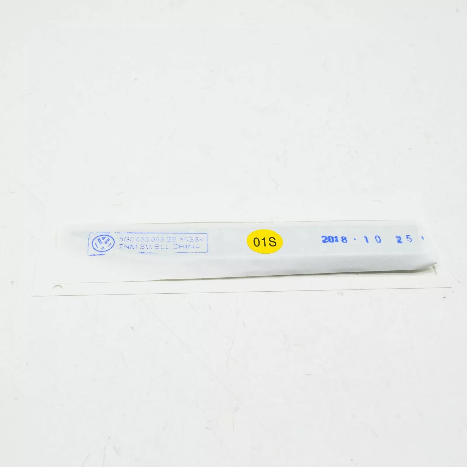 NEW VOLKSWAGEN GOLF MK7 GTD FRONT RIGHT FENDER WING BADGE 5G0853688BBCMT