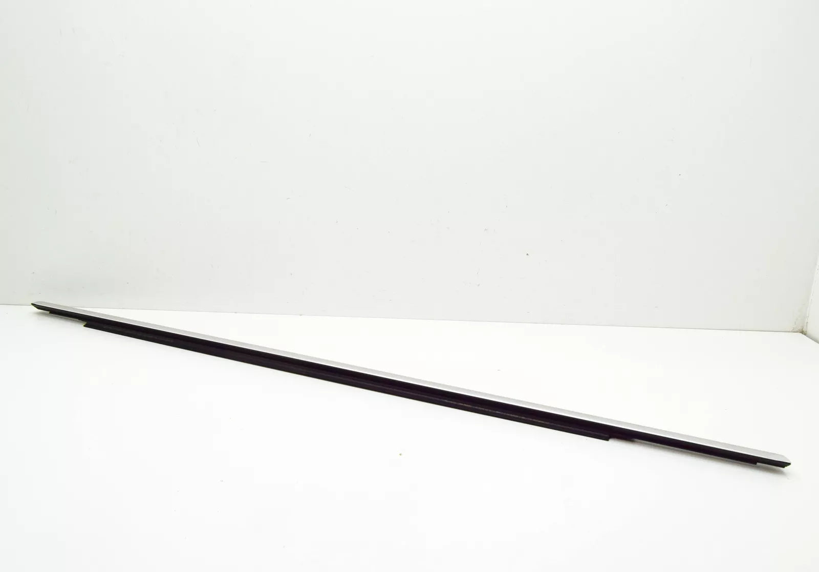 NEW AUDI A4 B9 REAR LEFT DOOR WINDOW BELT MOLDING 8W0853763E2ZZ ORIGINAL
