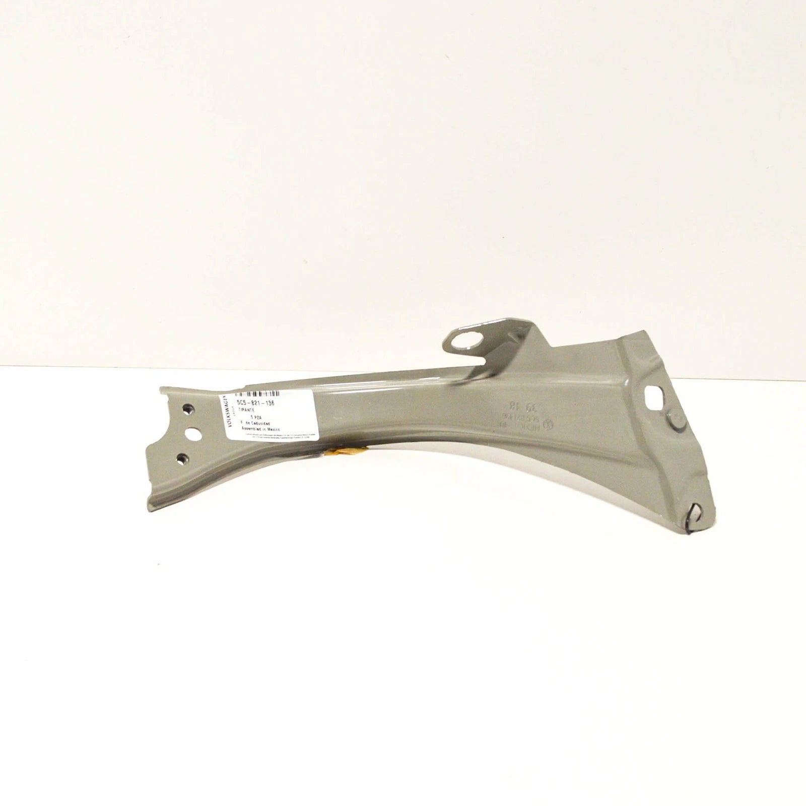 NEW VOLKSWAGEN BEETLE A5 FRONT RIGHT FENDER MOUNTING BRACKET 5C5821136