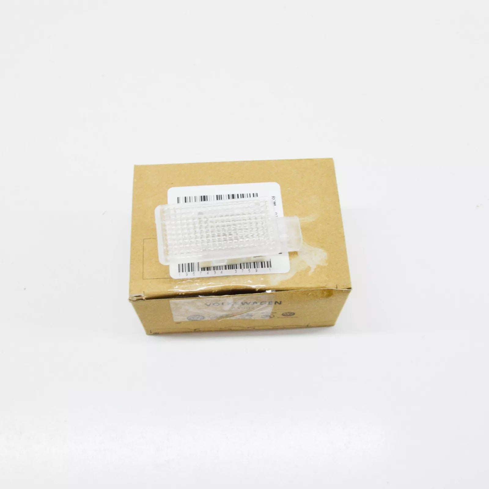 NEW AUDI A4 B7 LUGGAGE COMPARTMENT INTERIOR LIGHT 8E0947101 ORIGINAL