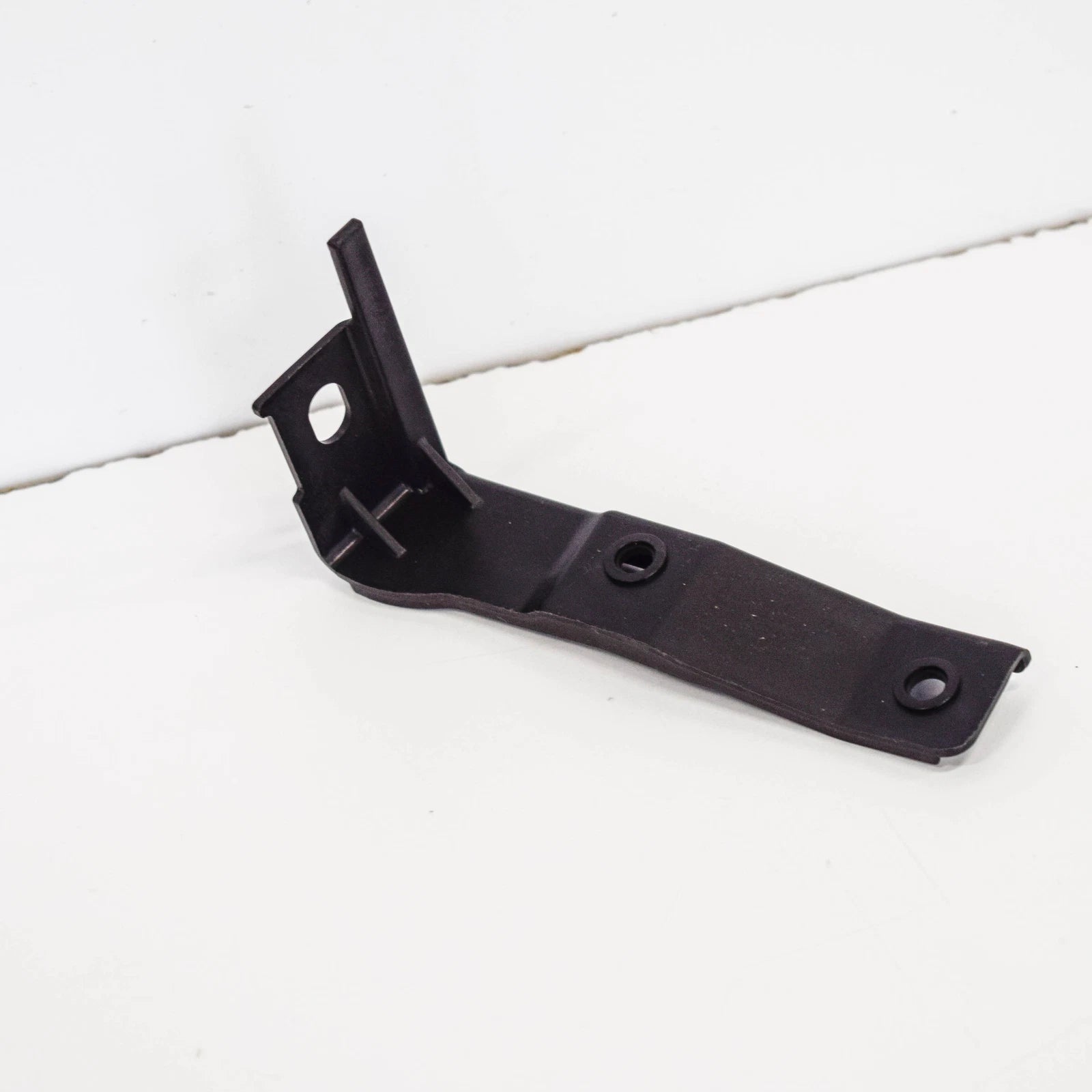 NEW AUDI A6 C6 RS6 FRONT LEFT COVER BRACKET 4F0853921A