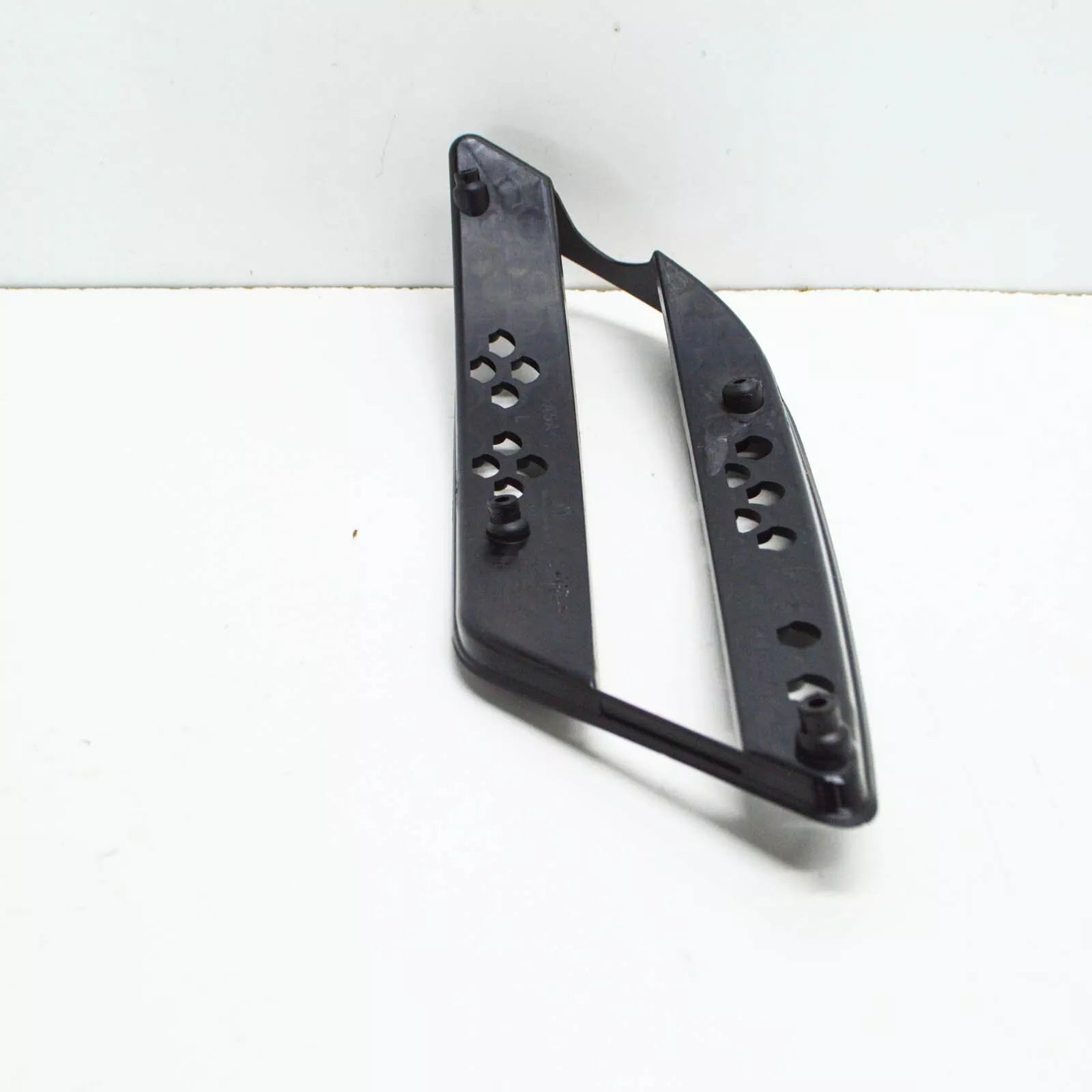 NEW MERCEDES-BENZ C W204 FRONT BUMPER LEFT GRILLE A2048850053