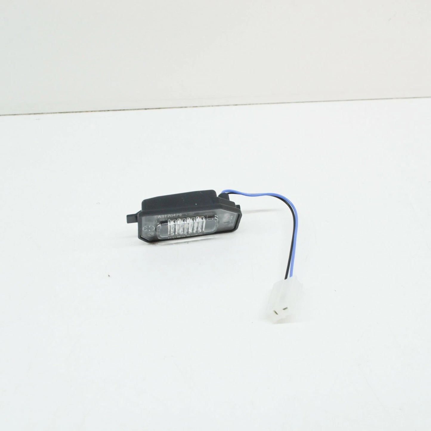 NEW MERCEDES-BENZ C-CLASS W205 LEFT WING MIRROR PUDDLE LIGHT A0998200159