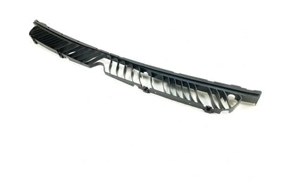 NEW VW TOUAREG CR MK3 REAR BUMPER CENTRE SECURING STRIP 760807863