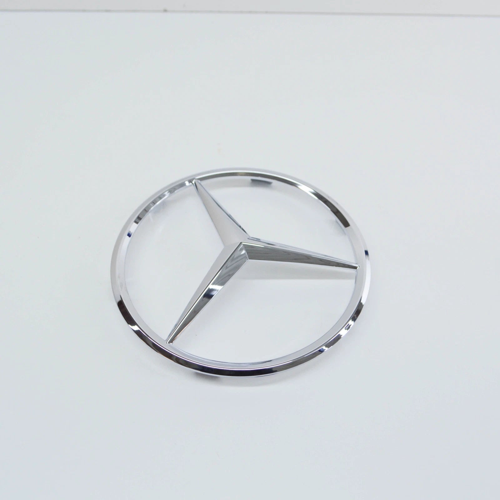 NEW MERCEDES-BENZ R-CLASS W251 BONNET BADGE A2518880086 2007 ORIGINAL
