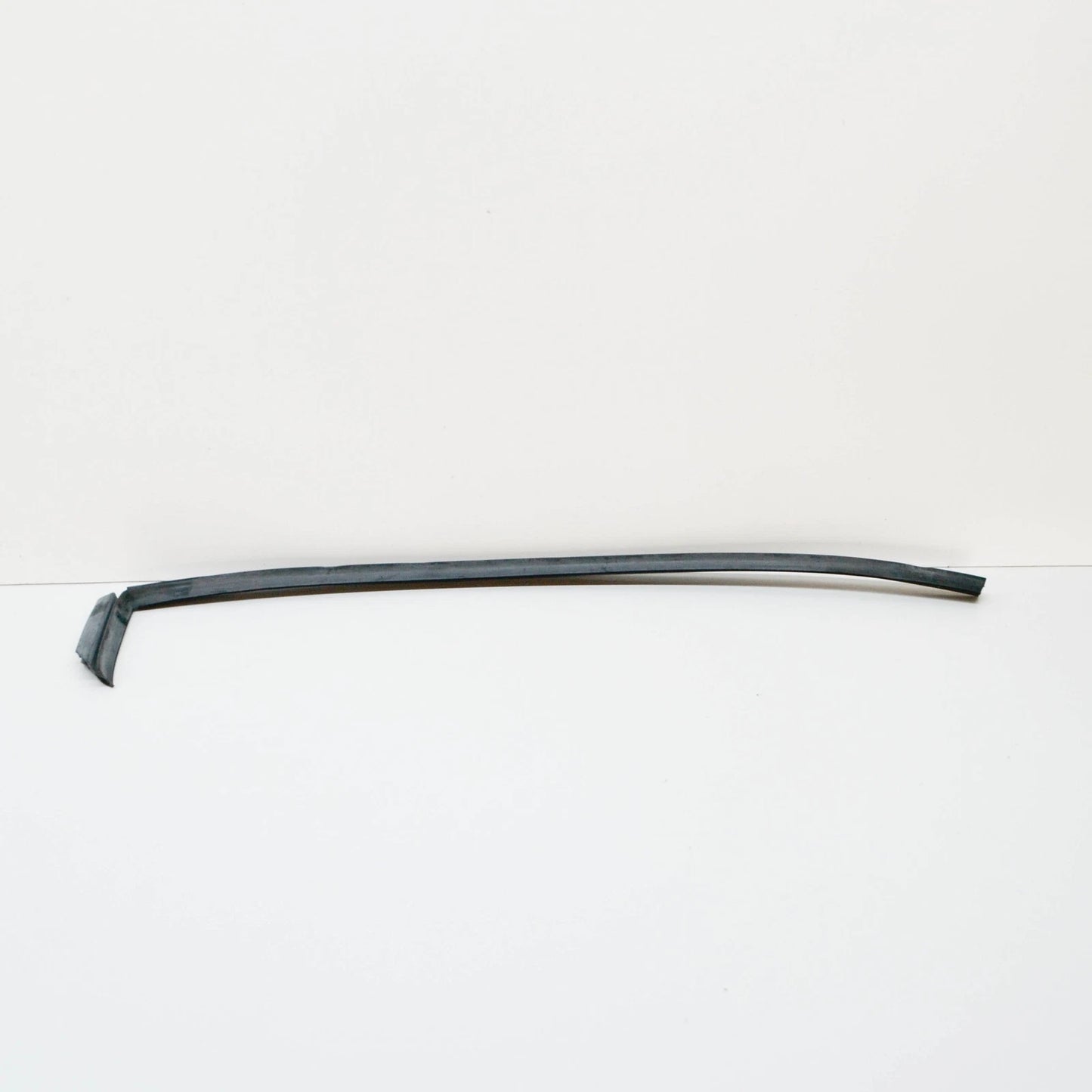 NEW MERCEDES-BENZ VITO 638 LEFT INSIDE DOOR WINDOW SEAL A6387250023