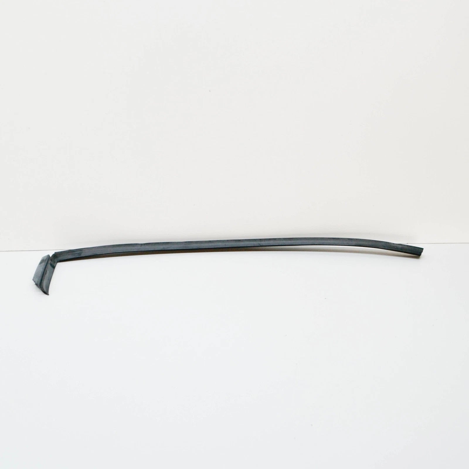 NEW MERCEDES-BENZ VITO 638 LEFT INSIDE DOOR WINDOW SEAL A6387250023