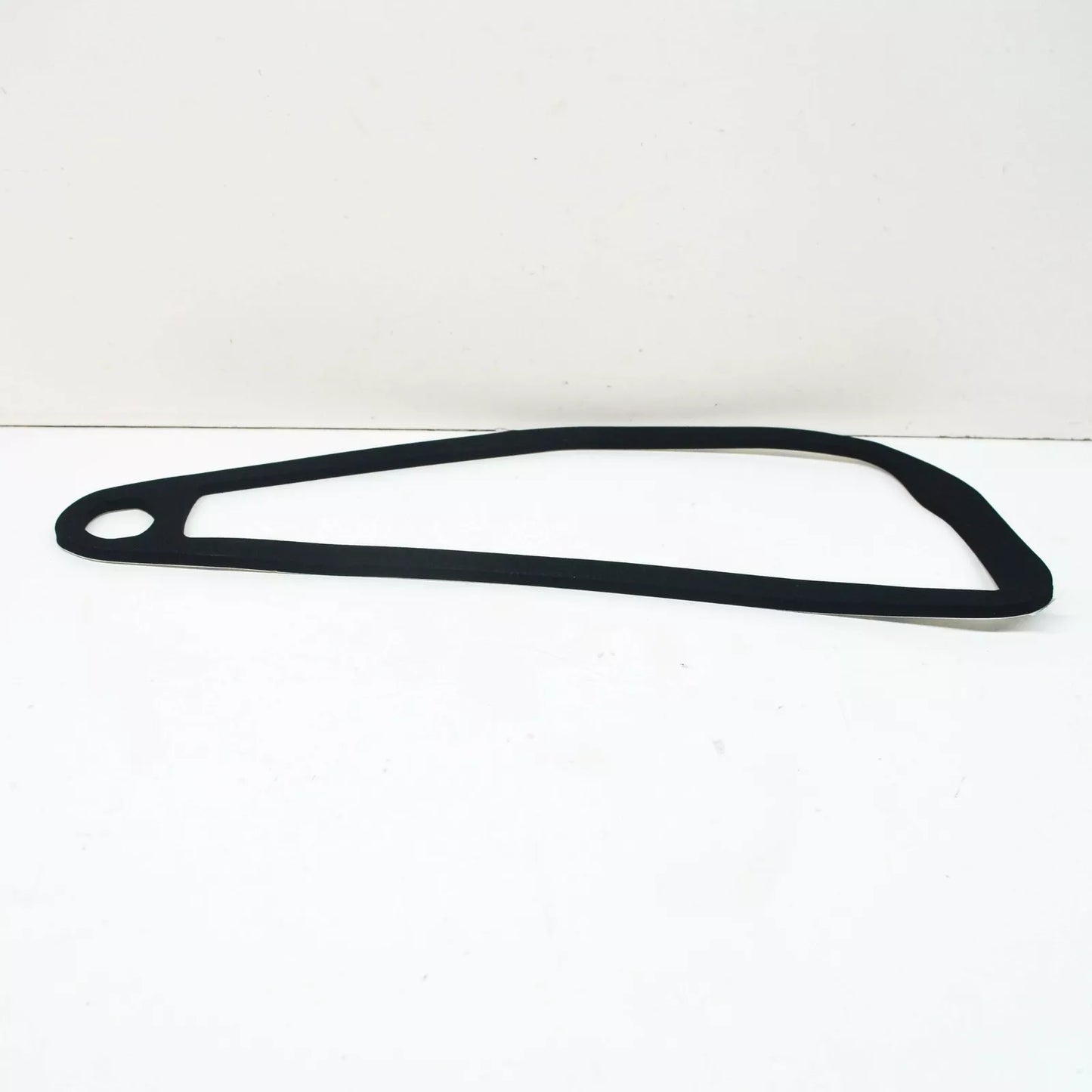 NEW AUDI Q3 RSQ3 8U REAR RIGHT TAILLIGHT SEAL 8U0945192A ORIGINAL