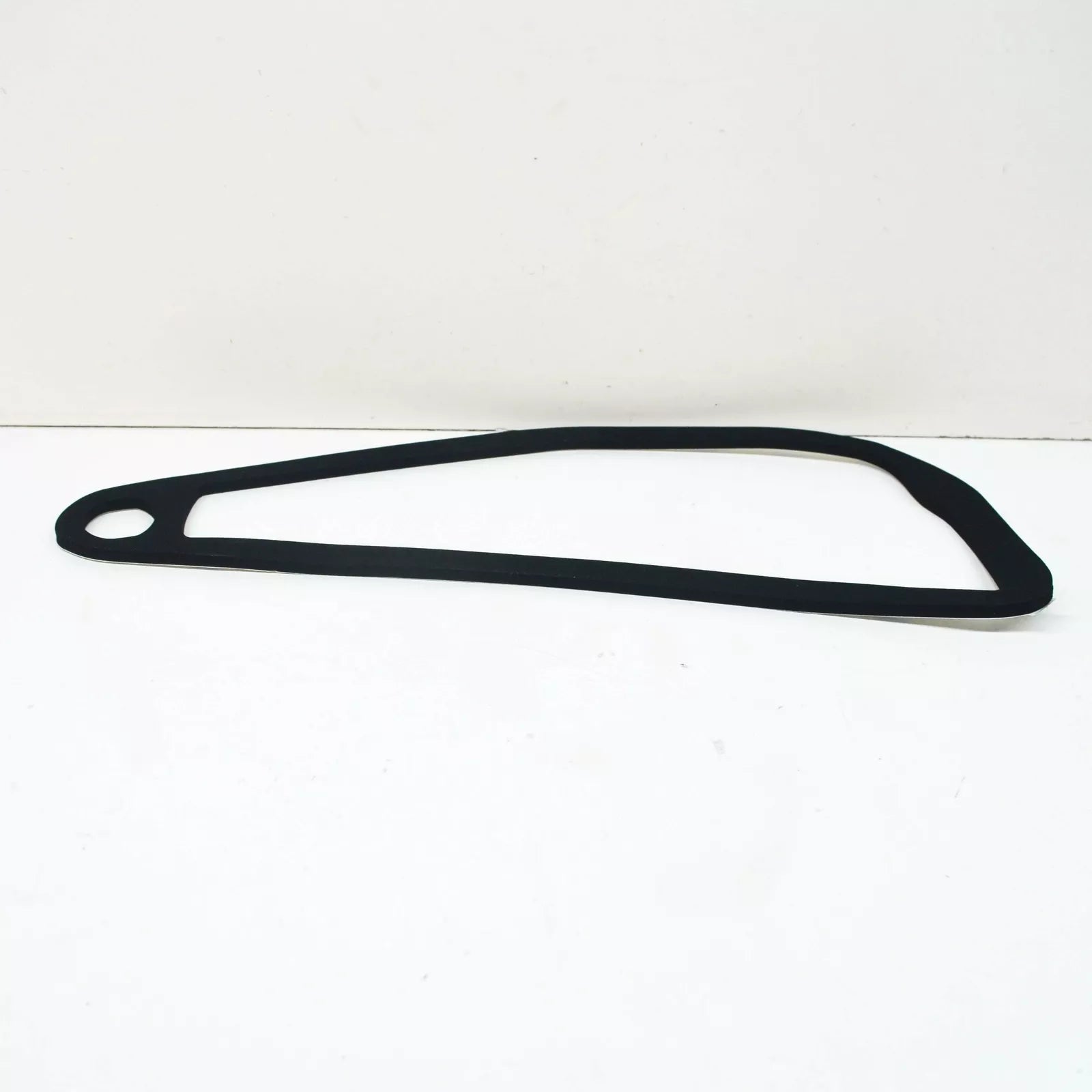 NEW AUDI Q3 RSQ3 8U REAR RIGHT TAILLIGHT SEAL 8U0945192A ORIGINAL