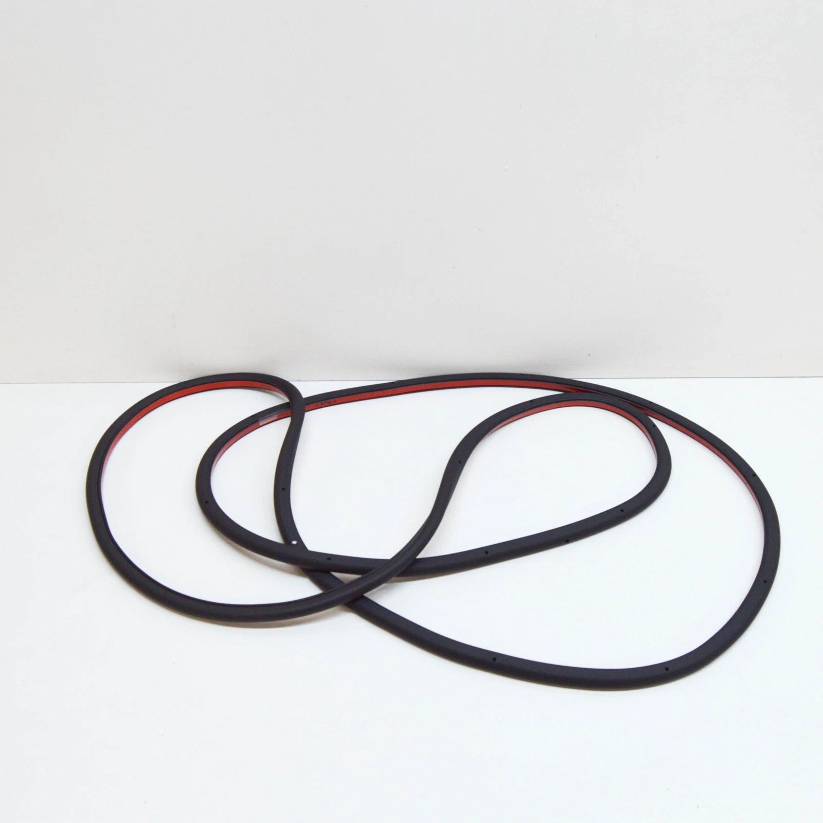 NEW AUDI Q5 FY FRONT LEFT DOOR SEAL 80A837911G