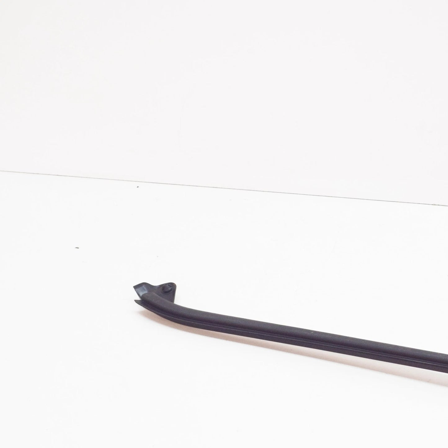 NEW MERCEDES-BENZ A W176 REAR LEFT DOOR WINDOW GUIDE RAIL A1767351100 ORIGINAL