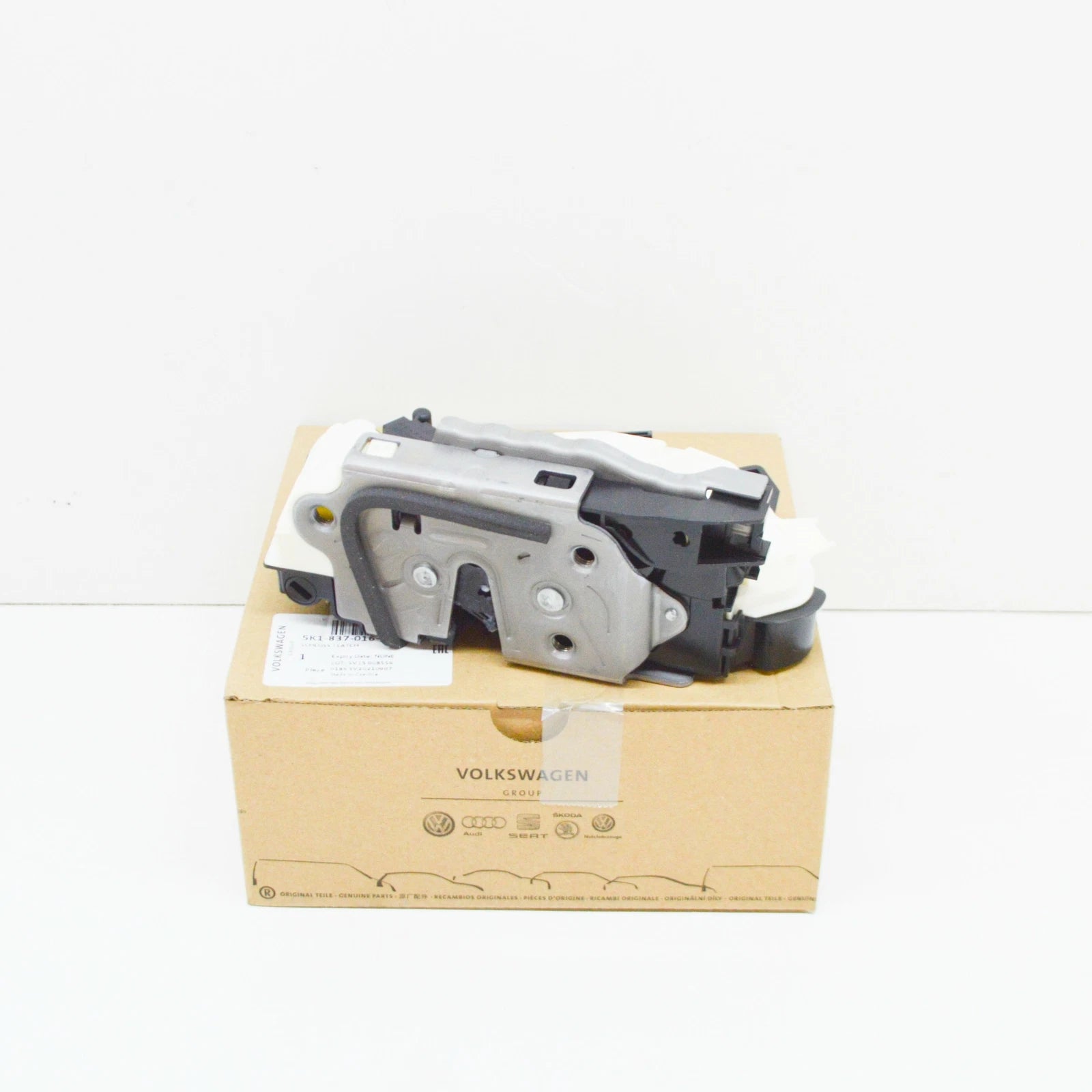 NEW VOLKSWAGEN JETTA MK6 FRONT RIGHT DOOR LOCK LHD 5K1837016J ORIGINAL