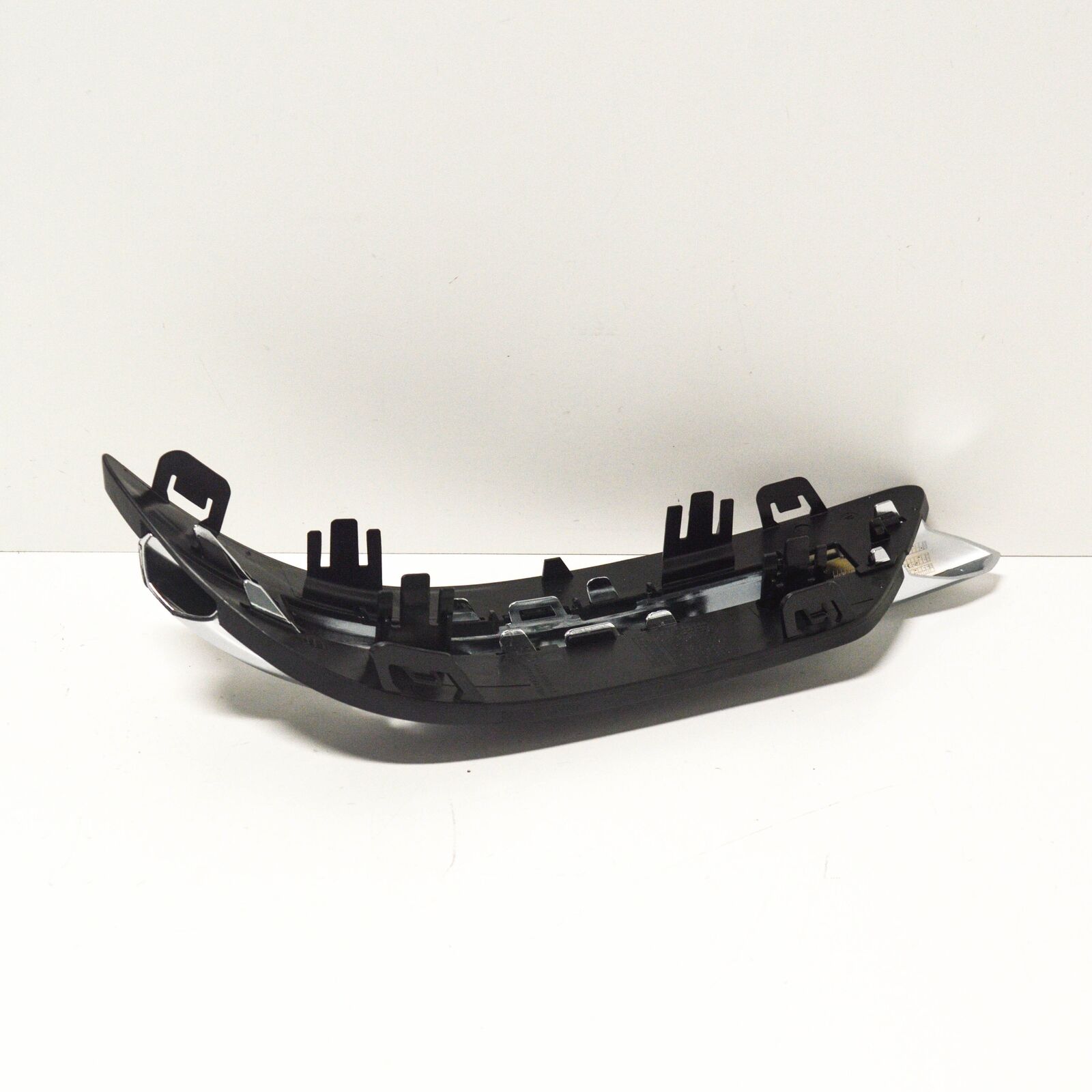 NEW MERCEDES-BENZ C W204 FRONT RIGHT GRILL A2048803324 2014 3141913 ORIGINAL