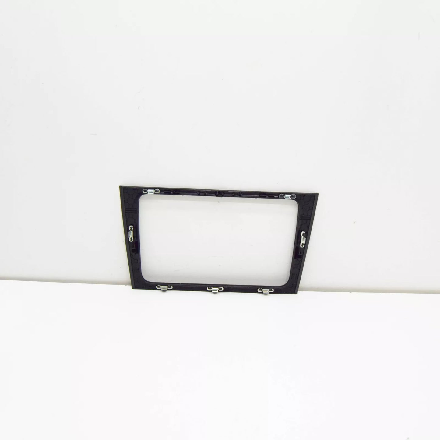 NEW VW GOLF MK6 DASHBOARD CENTER RADIO APERTURE TRIM 5K0858061F1QB ORIGINAL