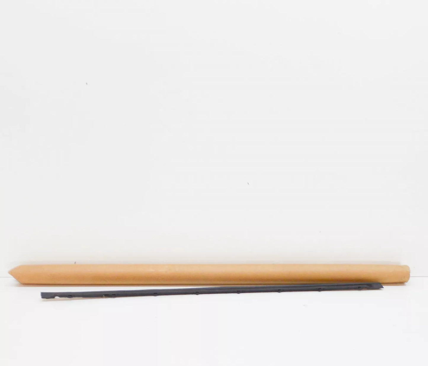 NEW MERCEDES-BENZ GLE W166 FRONT RH LOWER DOOR COVER STRIP A1666980262 ORIGINAL