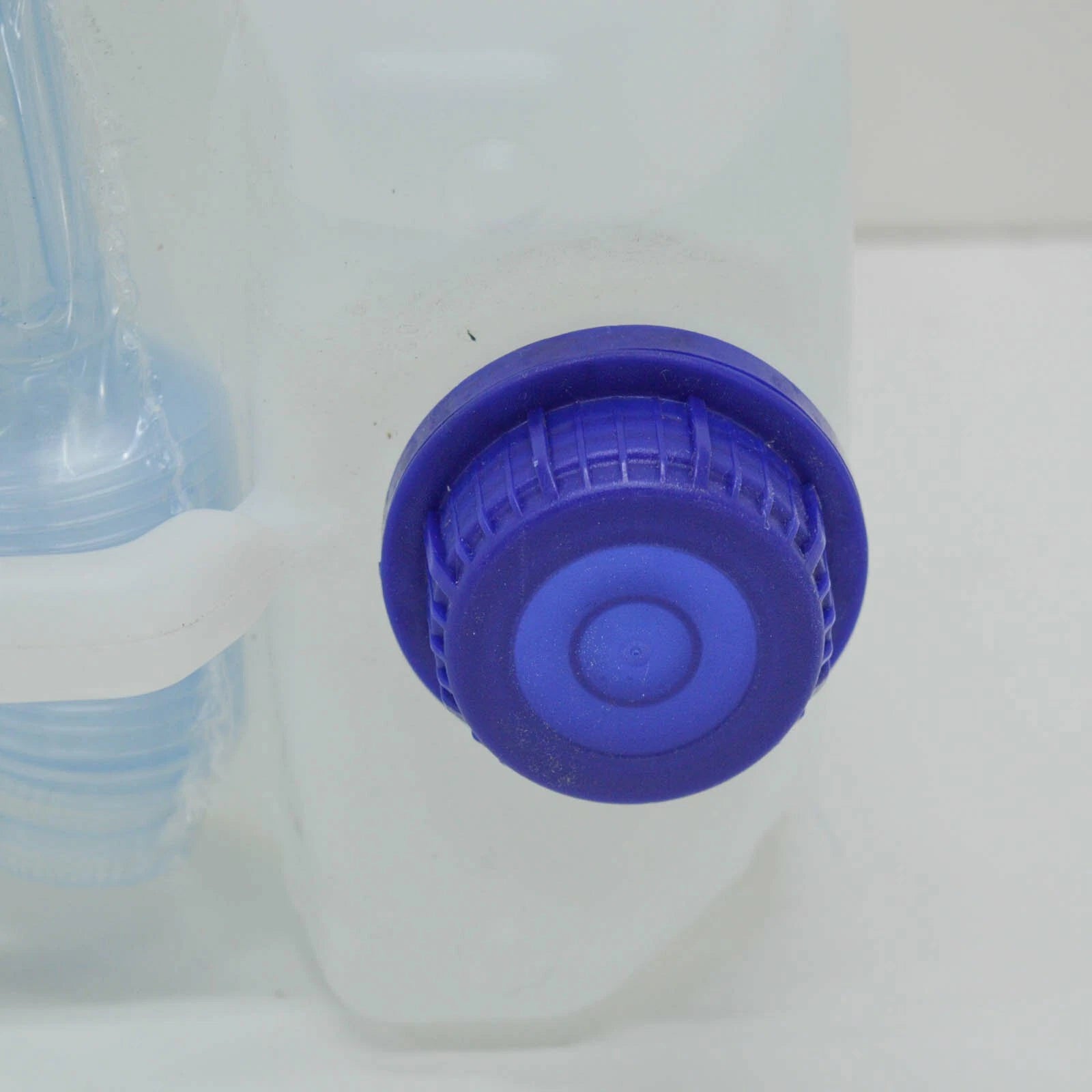 NEW VOLKSWAGEN AD BLUE 5 LITER EMISSION FLUID G052910M3 ORIGINAL