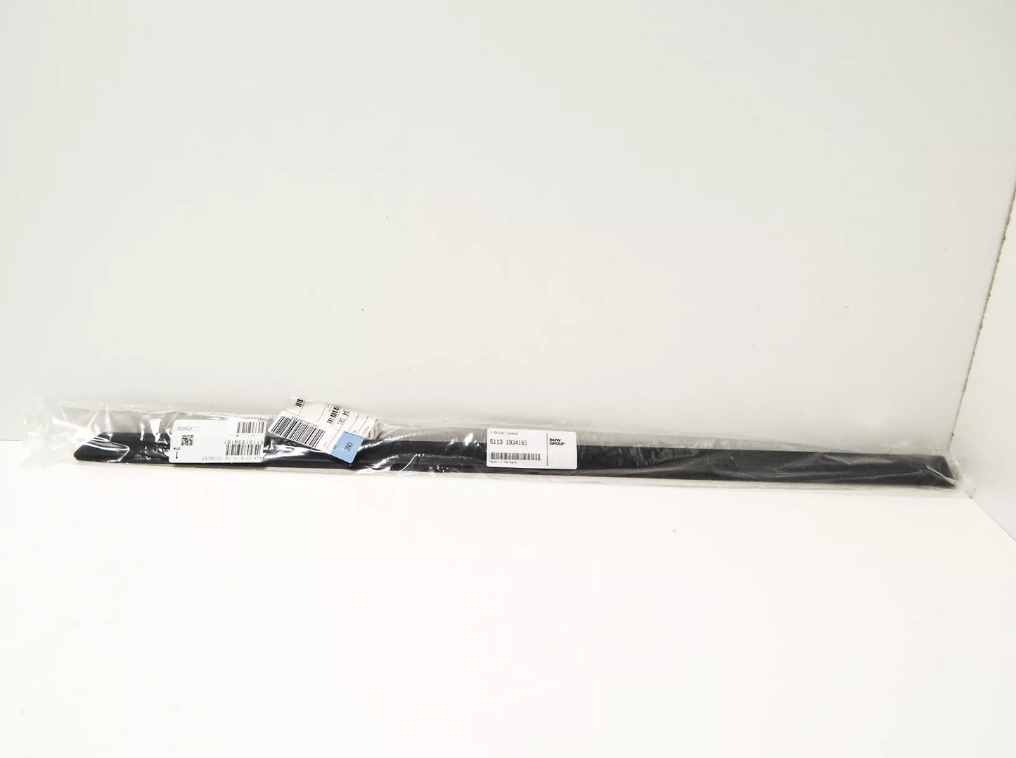 NEW BMW 5 E34 REAR LEFT DOOR MOULDING 51131934181 ORIGINAL