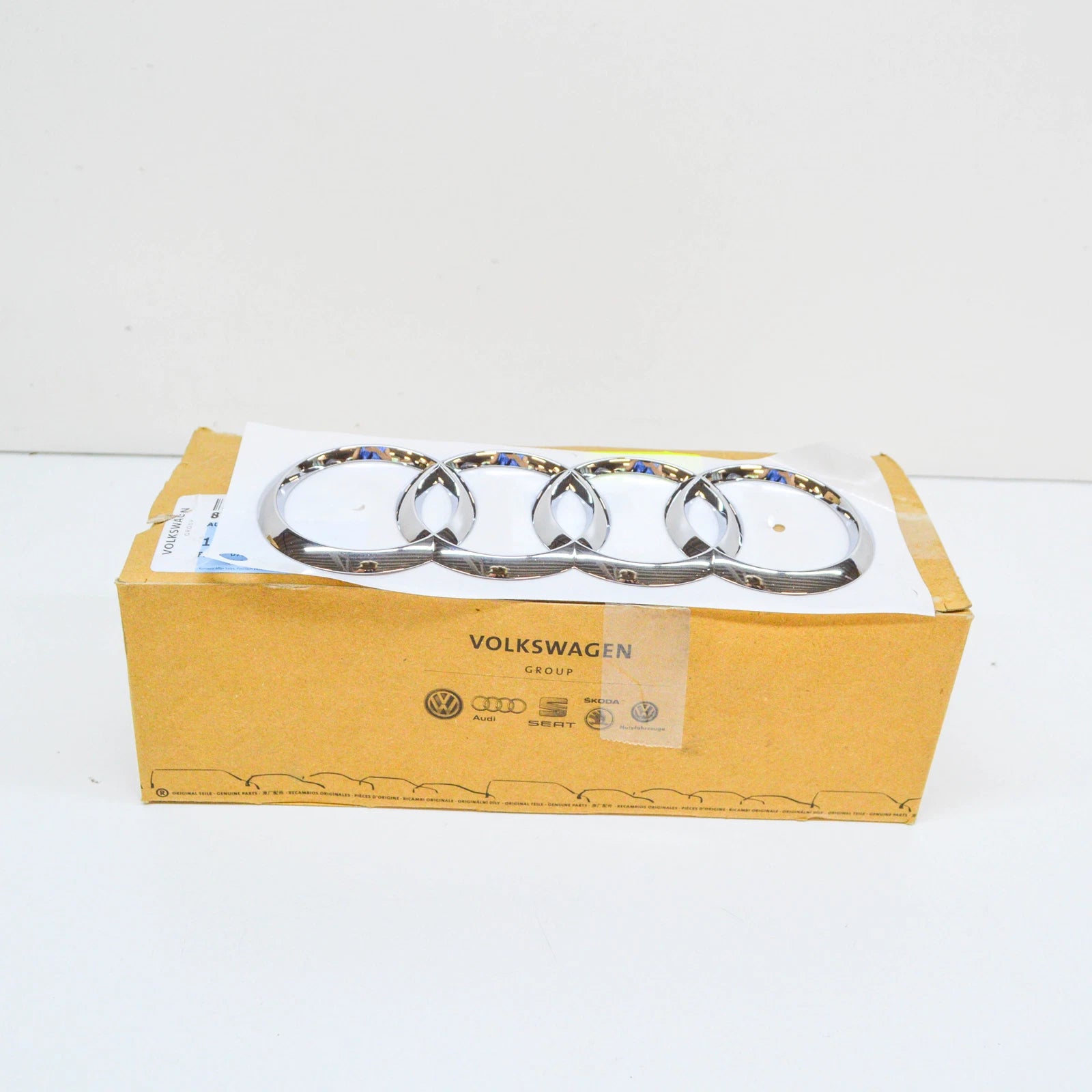 NEW AUDI A3 8V REAR TRUNK EMBLEM BADGE CHROME RINGS 8V4853742 2ZZ