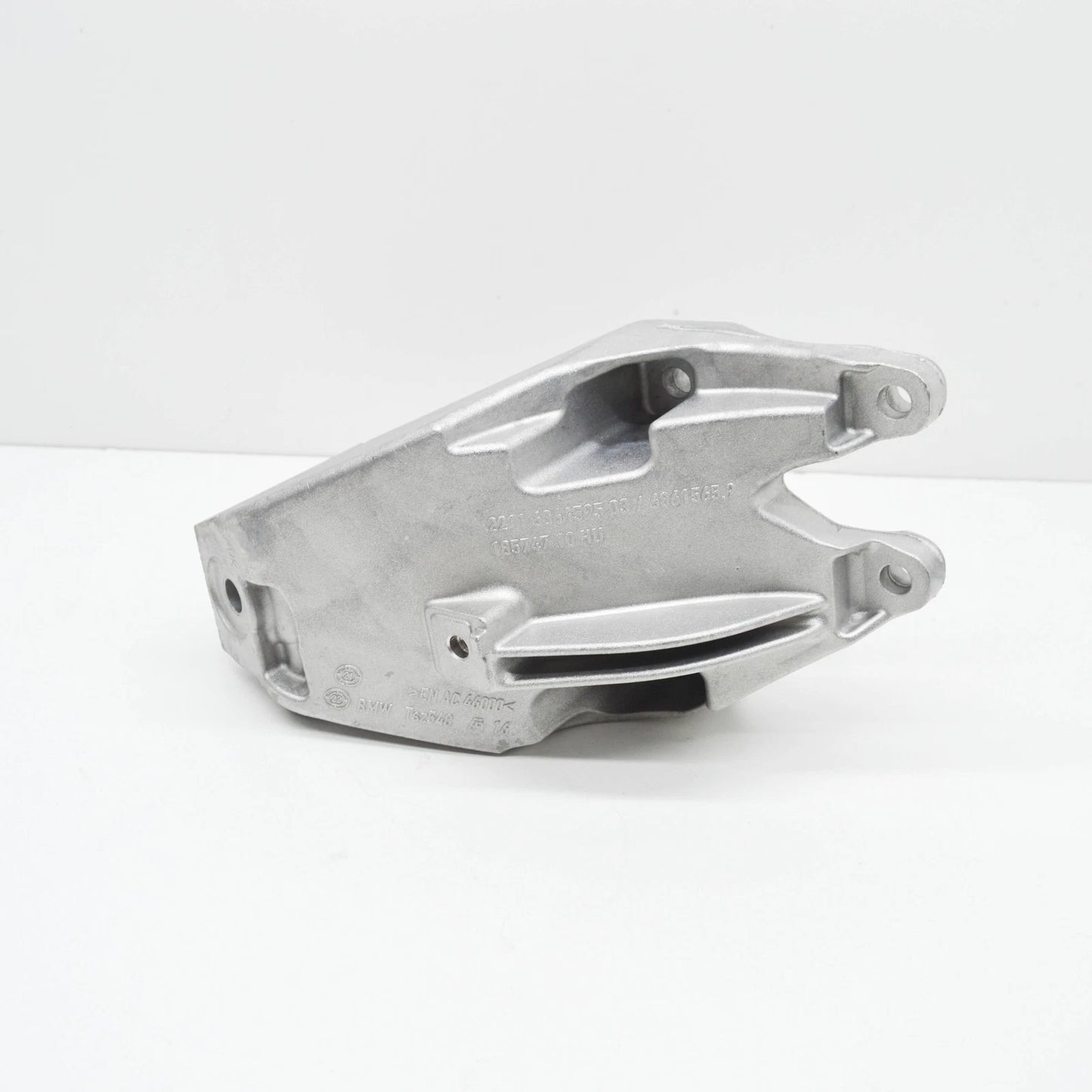 NEW BMW 3 G20 LEFT SIDE ENGINE BRACKET 22116861565 ORIGINAL