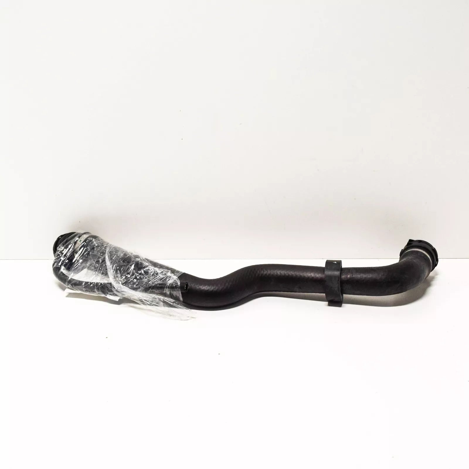 NEW BMW 5 E39 COOLING SYSTEM WATER HOSE PIPE 11537785018 ORIGINAL