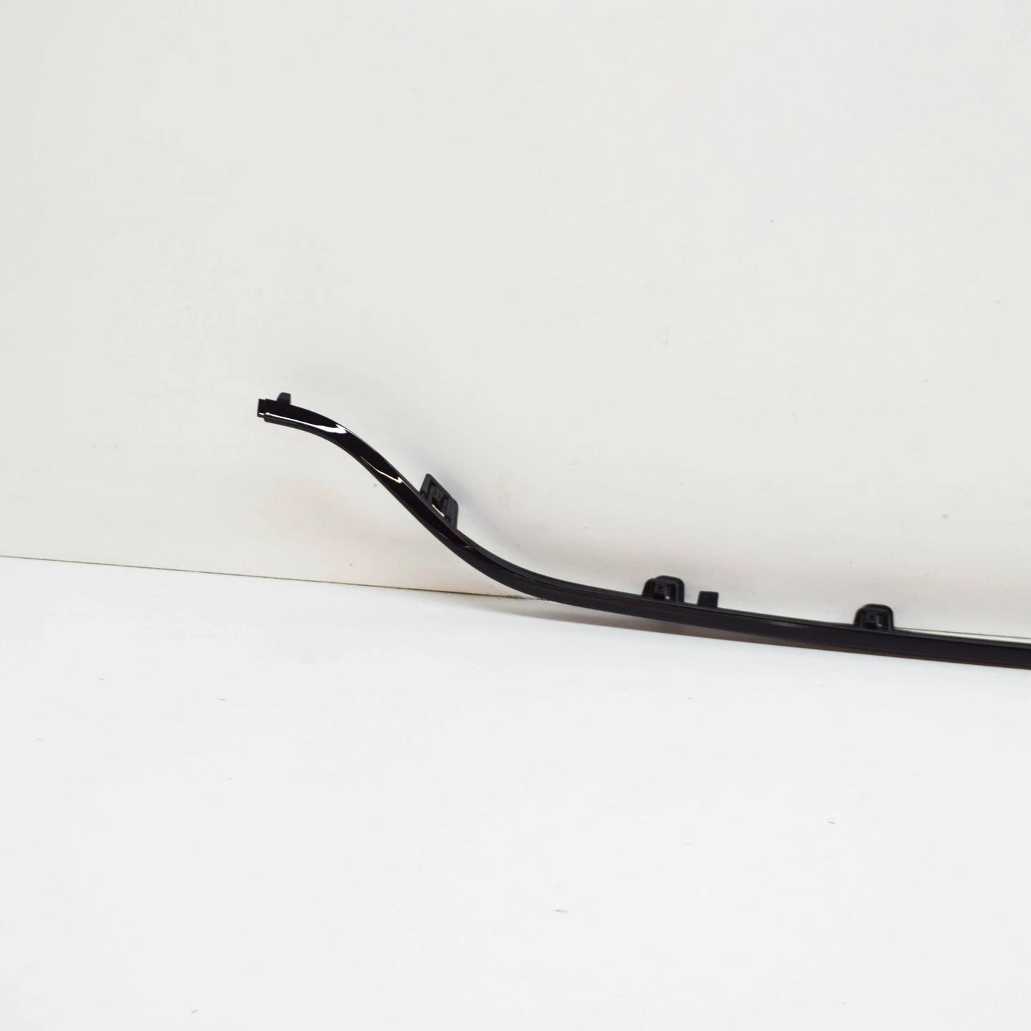 NEW MERCEDES-BENZ E W213 REAR BUMPER CENTRAL TRIM STRIP A2138854501