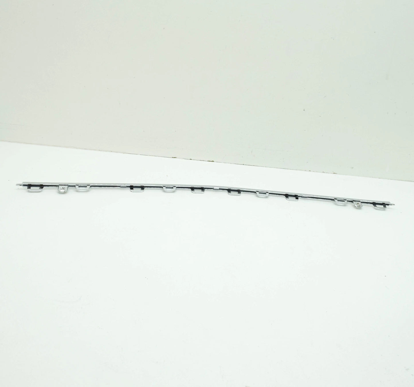 NEW MERCEDES-BENZ S W222 FRONT BUMPER CENTER MOLDING A2228851001 ORIGINAL