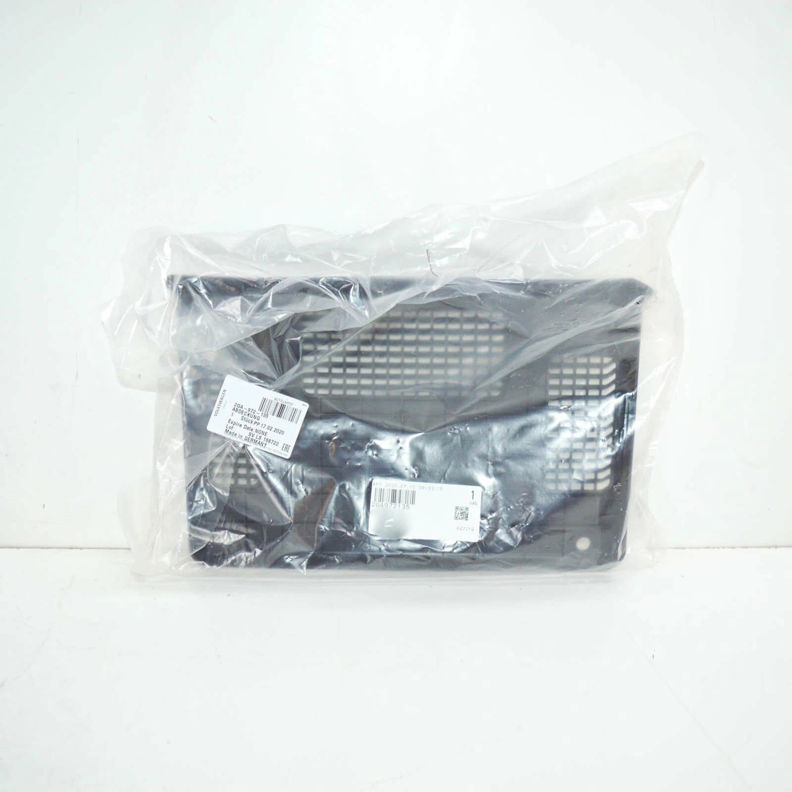 NEW VOLKSWAGEN JETTA A7 RADIO AMPLIFIER CAP COVER 2GA972135 ORIGINAL