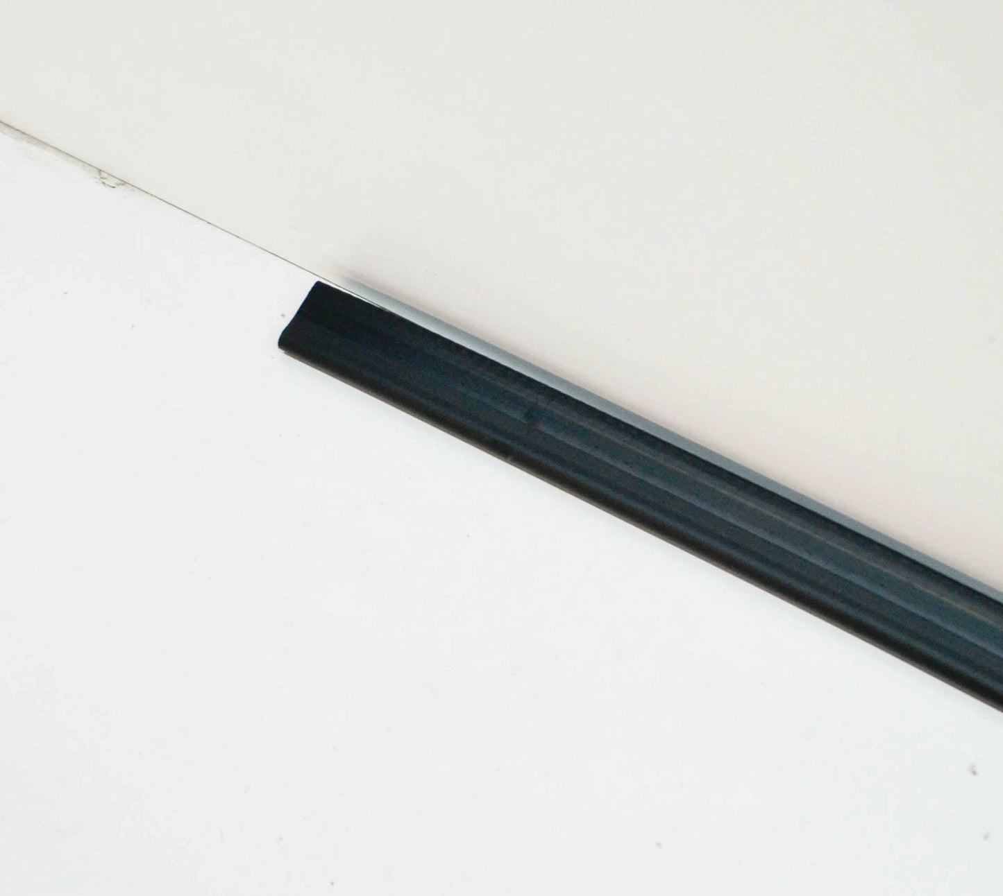 NEW AUDI Q7 4L HOOD REAR WATER BOX SEAL 4L0823723