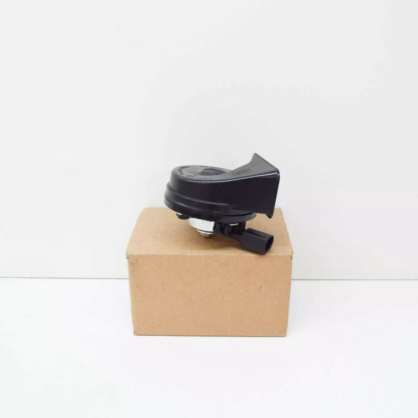 NEW MERCEDES BENZ GLE C292 TWEETER HORN SIGNAL A0005424104