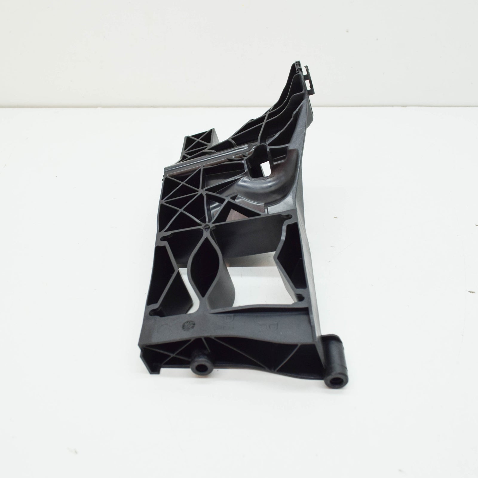 NEW AUDI A6 C7 RIGHT HEADLIGHT BRACKET 4G0805608A ORIGINAL