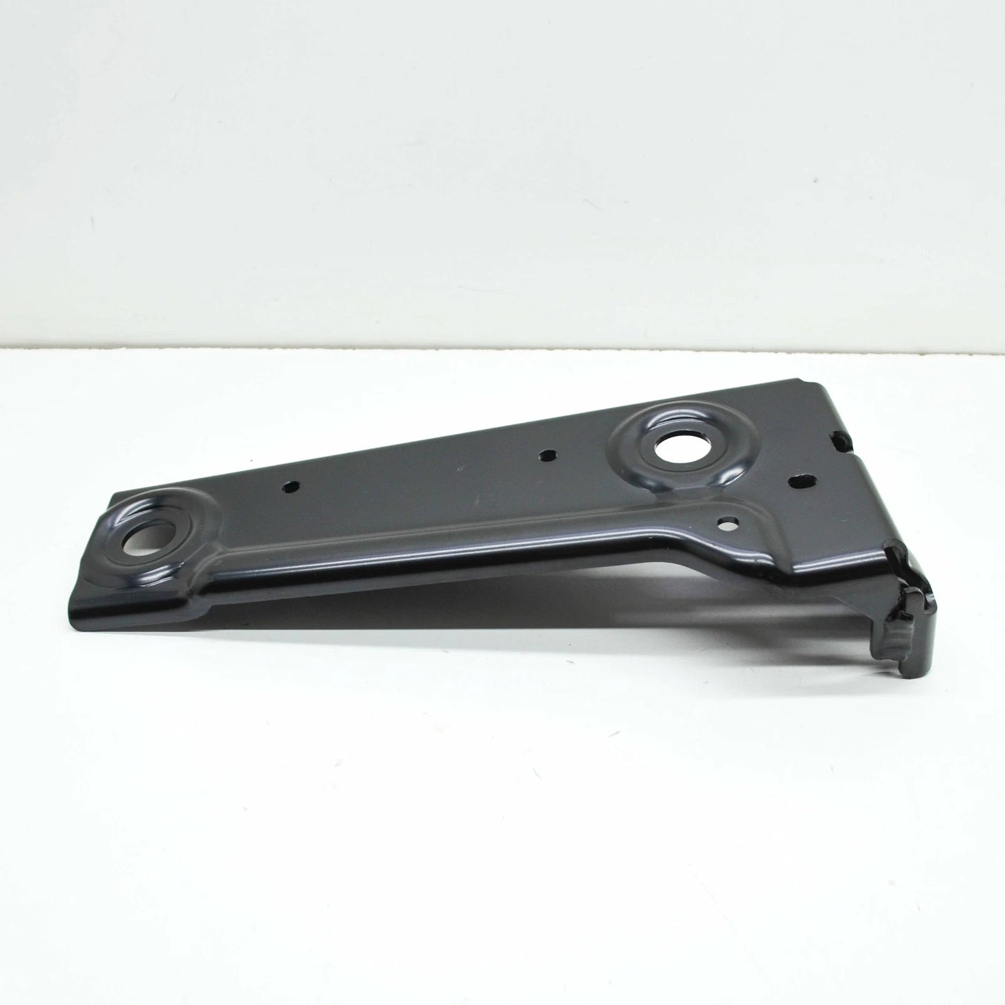 NEW BMW X3 G01 M F97 AUXILIARY RADIATOR RIGHT LOWER HOLDER 51647400118 ORIGINAL