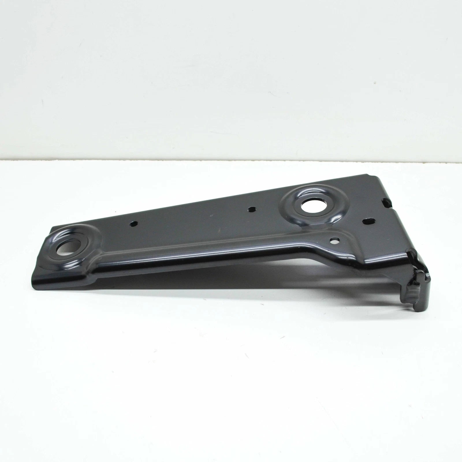 NEW BMW X3 G01 M F97 AUXILIARY RADIATOR RIGHT LOWER HOLDER 51647400118 ORIGINAL