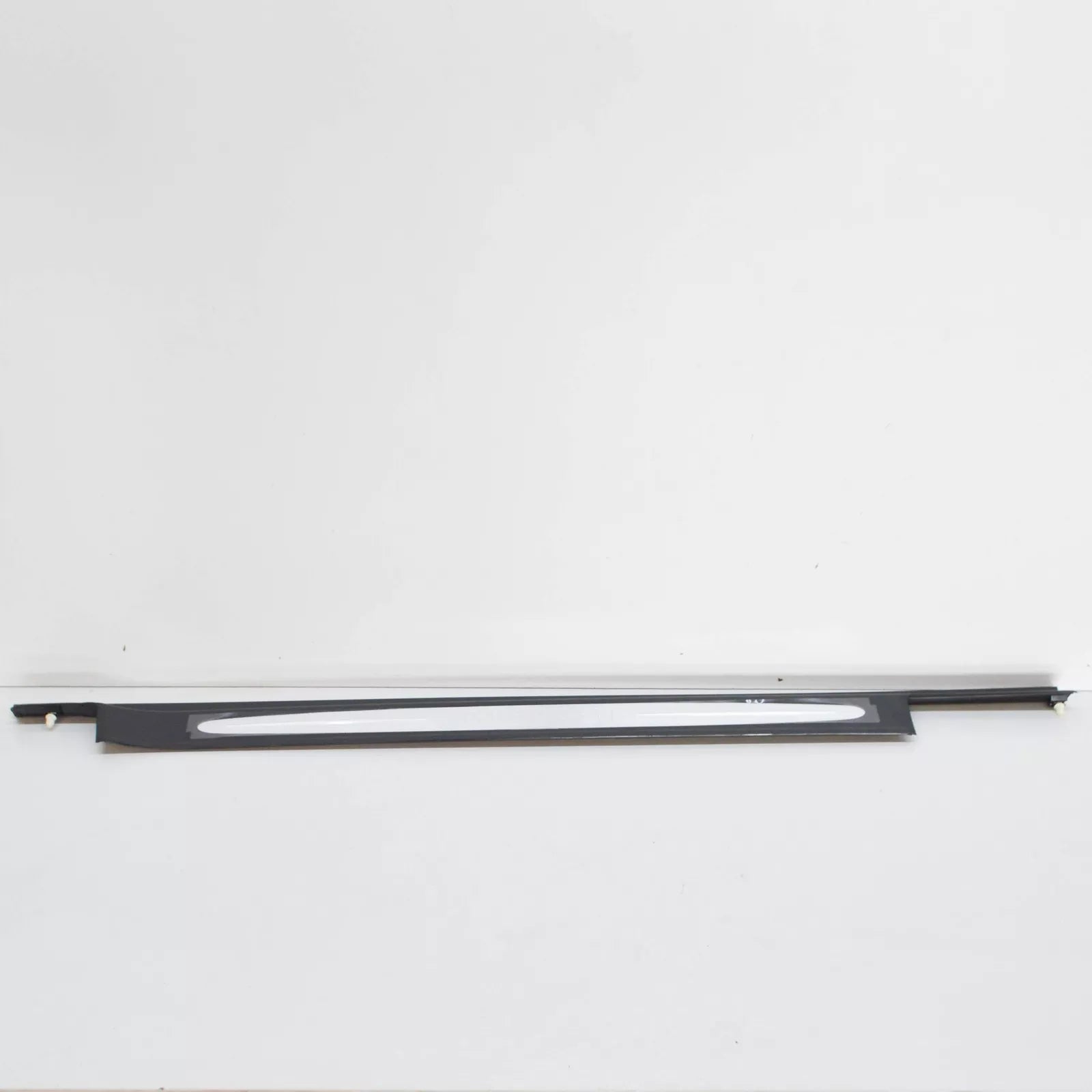 NEW MB CLK C209 FRONT LEFT OUTER DOOR SILL TRIM A20968001359051 ORIGINAL