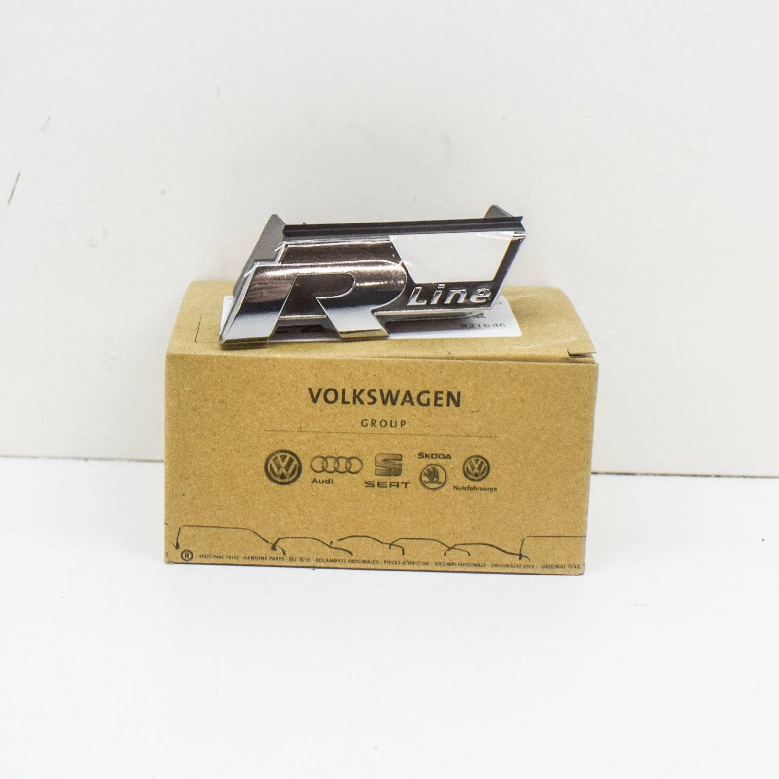 NEW VW ARTEON FRONT LEFT GRILLE R LINE EMBLEM BADGE 3G8853948041 ORIGINAL