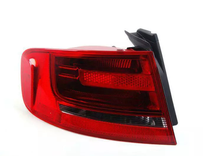 NEW AUDI A4 B8 REAR OUTER LEFT TAILLIGHT 8K5945095E ORIGINAL