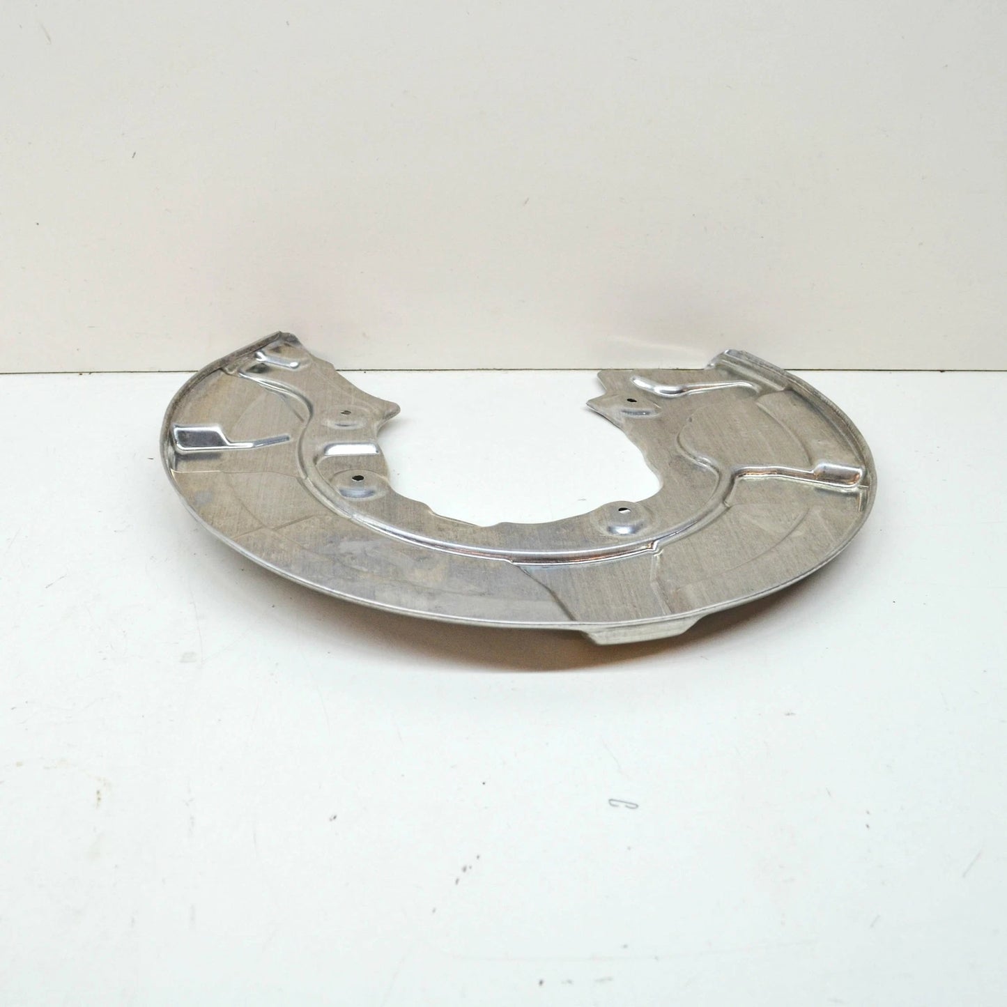 NEW BMW X5 G05 REAR LEFT BRAKE DISC PROTECTION SHIELD 34206880473 ORIGINAL