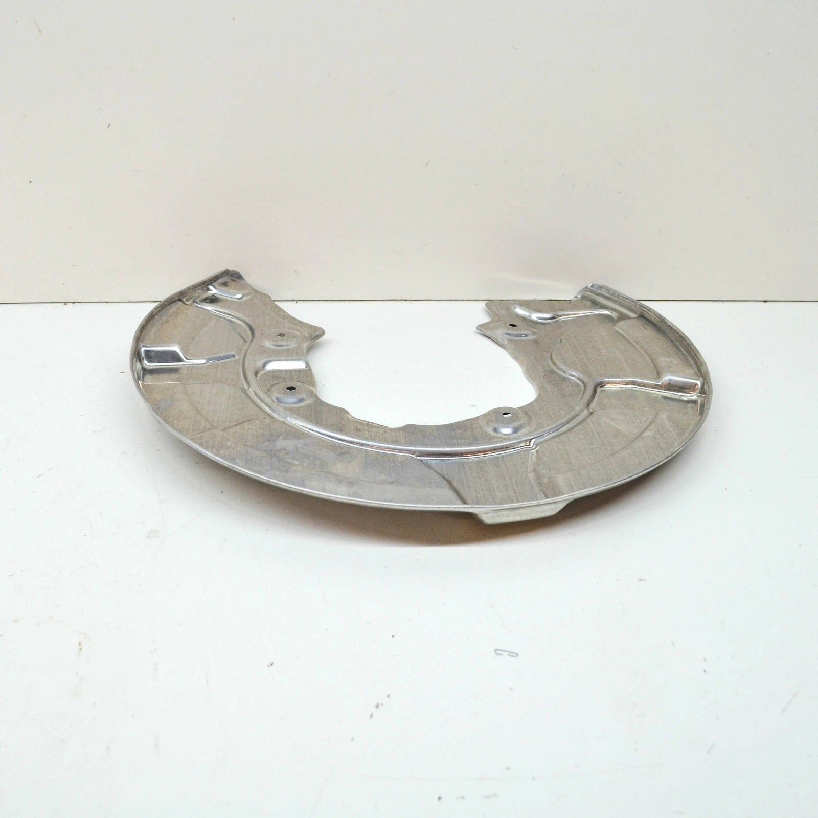 NEW BMW X5 G05 REAR LEFT BRAKE DISC PROTECTION SHIELD 34206880473 ORIGINAL