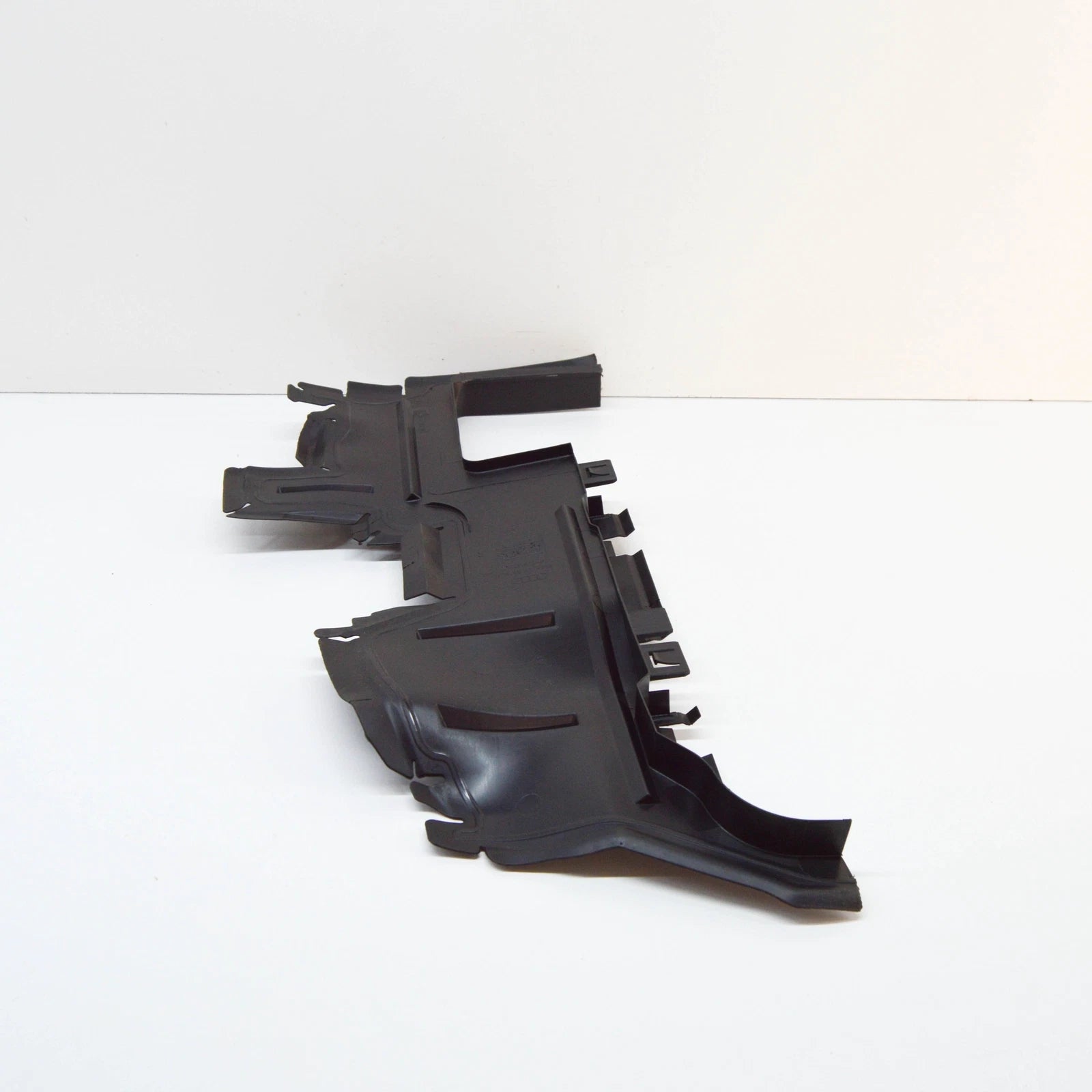 NEW AUDI A6 C7 RADIATOR RIGHT AIR GUIDE 4G0121284CA