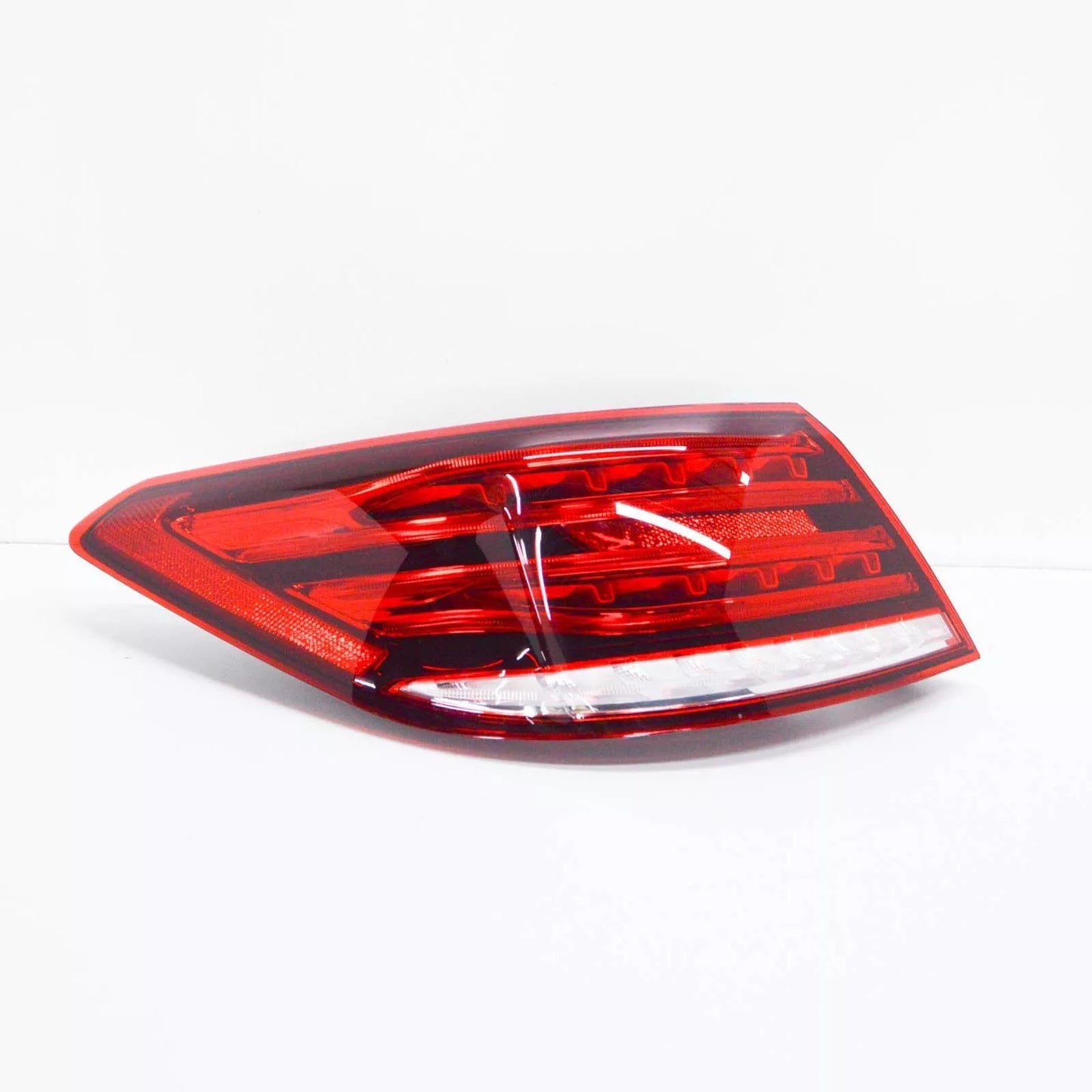 NEW MERCEDES-BENZ E-CLASS COUPE C207 REAR LEFT TAILLIGHT A207906330064 ORIGINAL