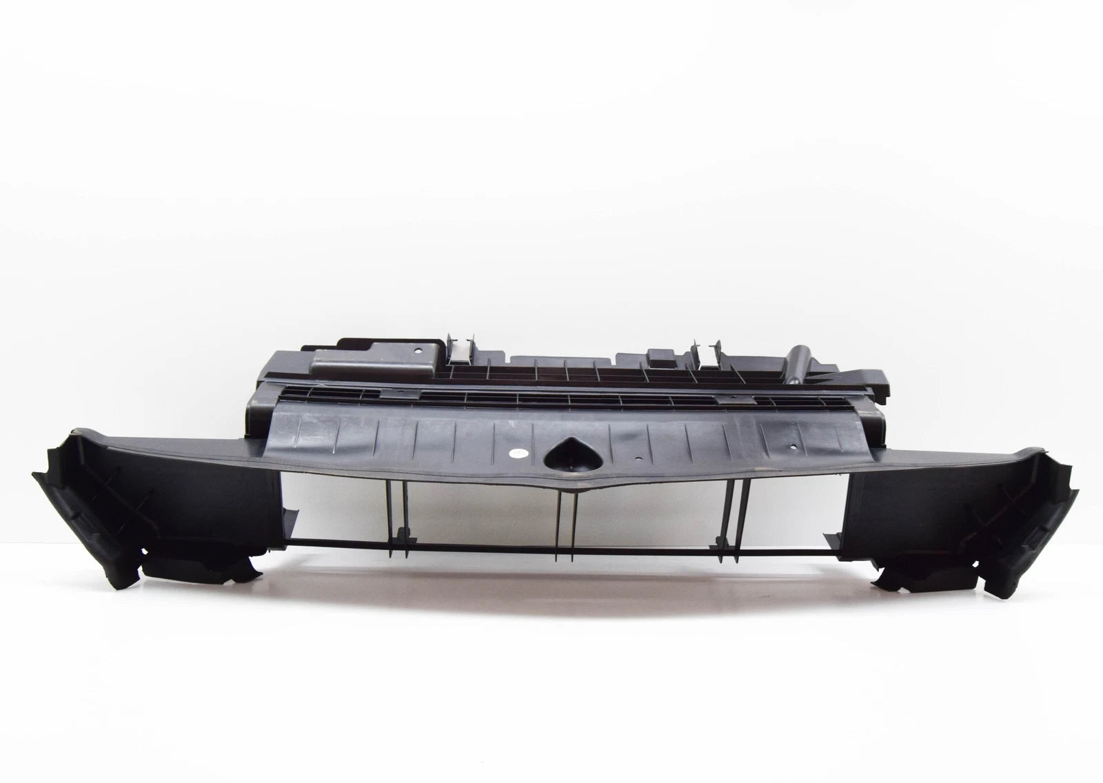 NEW MERCEDES-BENZ E CABRIO A207 ENGINE RADIATOR AIR DUCTING A2075052830 ORIGINAL