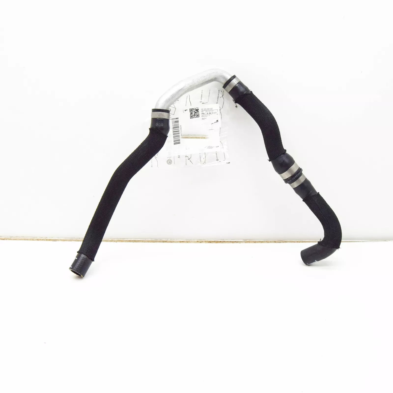 NEW AUDI A4 AVANT B8 ENGINE COOLANT HOSE WITH VALVE 8K0121051F ORIGINAL