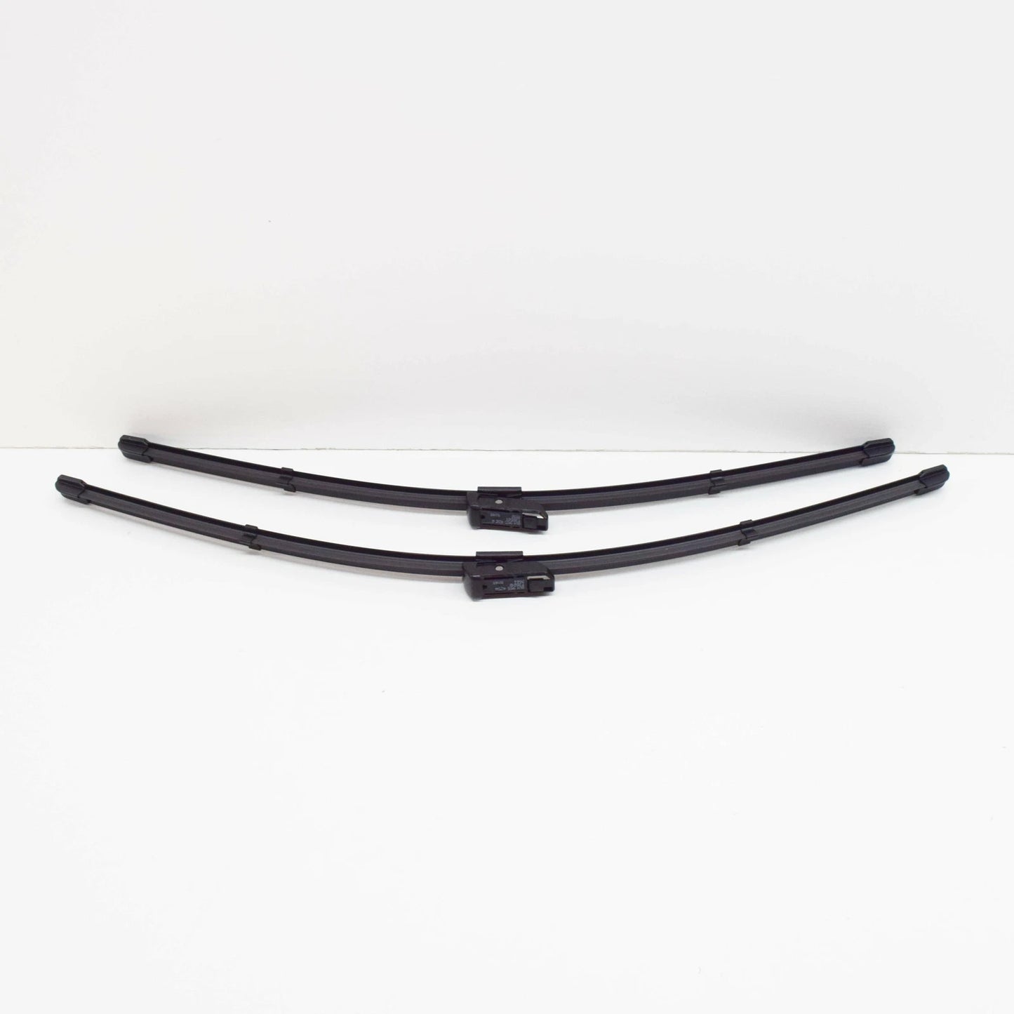 NEW AUDI Q3 8U FRONT WINDSHIELD AERODYNAMIC WIPER BLADE LHD 8U1998002