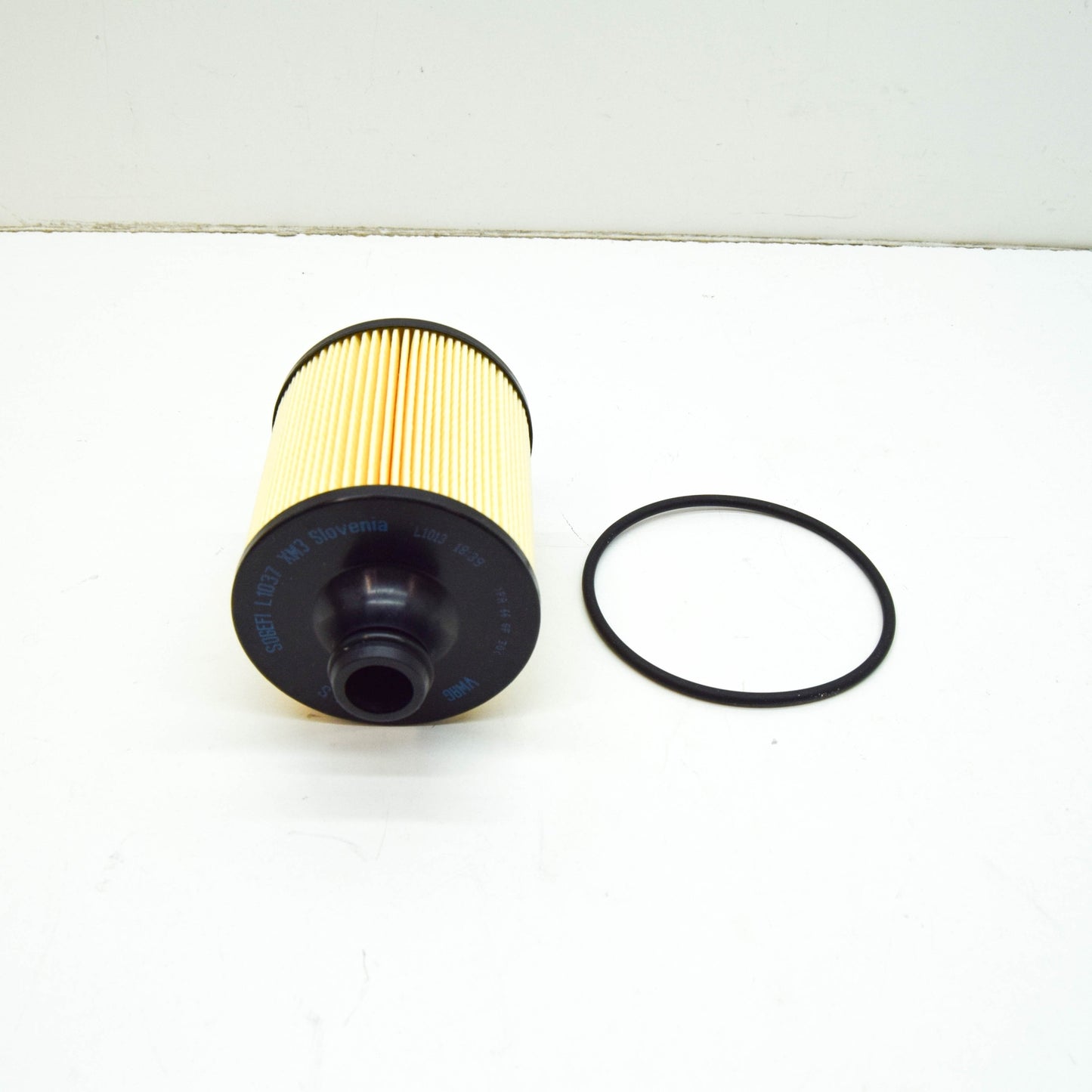 NEW AUDI Q7 4M OIL FILTER 057198405D ORIGINAL