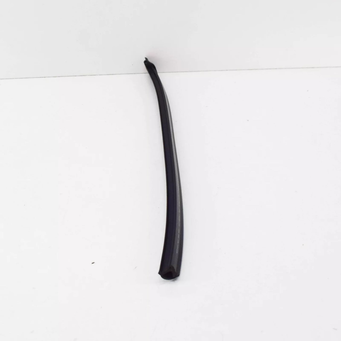 NEW VOLKSWAGEN EOS WINDOW SEAL LEFT SIDE 1Q0837673D ORIGINAL