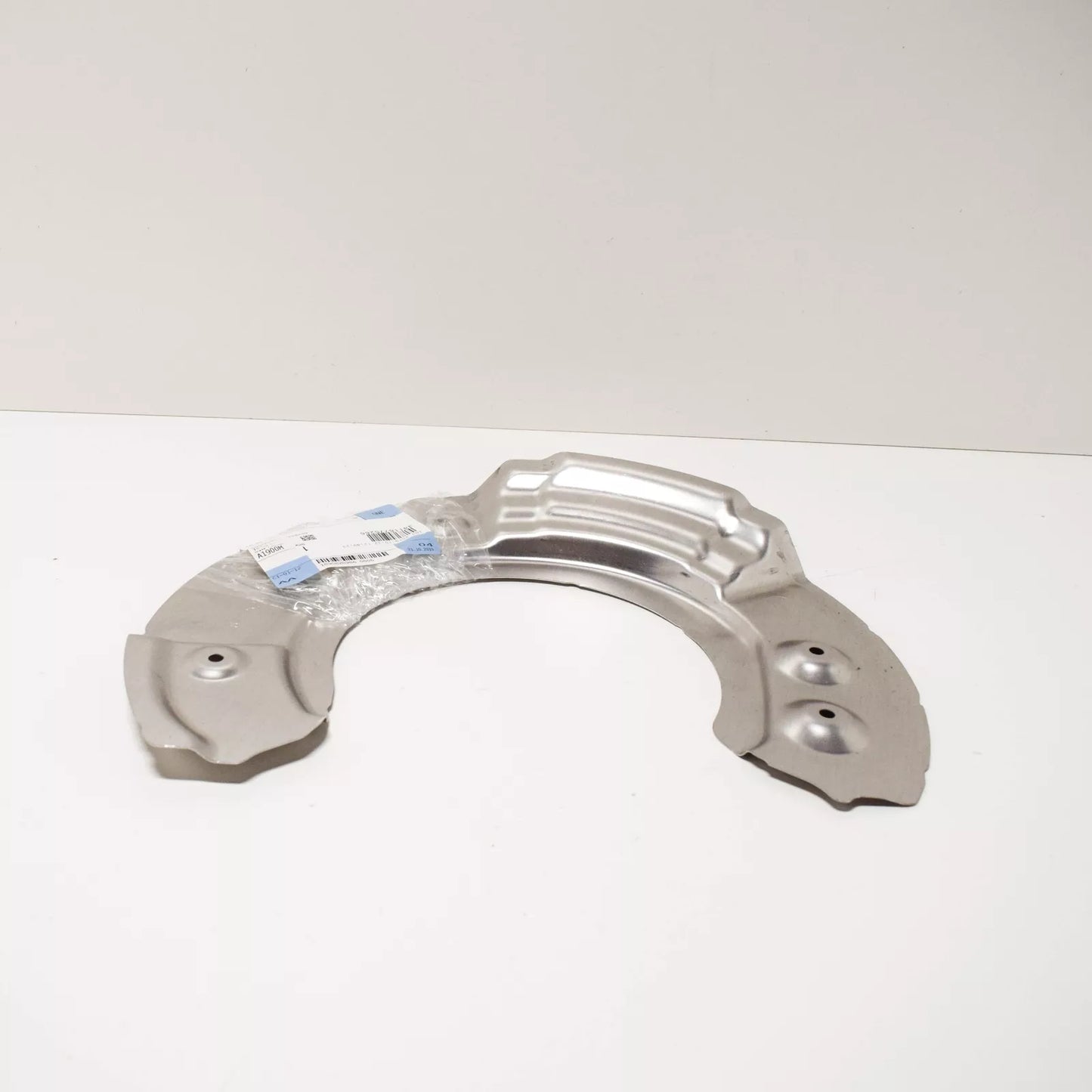 NEW BMW 5 F10 FRONT RIGHT BRAKE DISC PROTECTION PLATE 34116775266 ORIGINAL