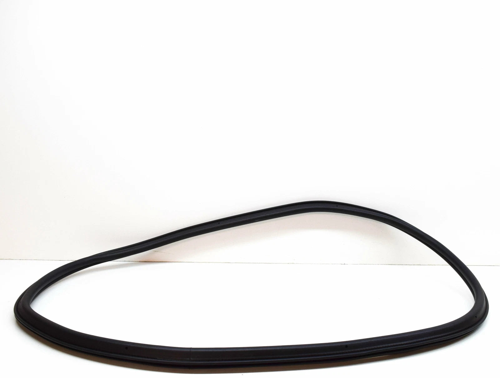 NEW VOLKSWAGEN GOLF MK6 REAR TAILGATE TRUNK LID SEAL GASKET 5K7827705A